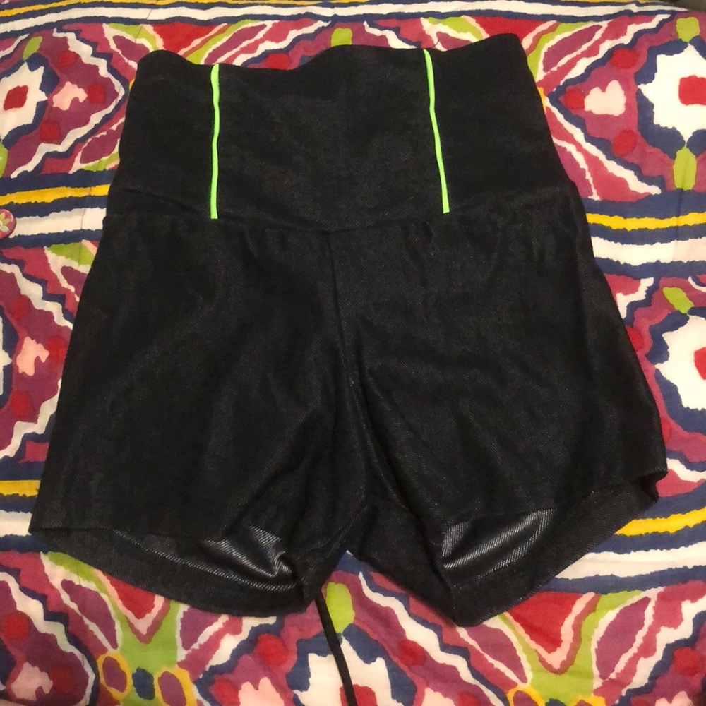 California Kisses Dance shorts